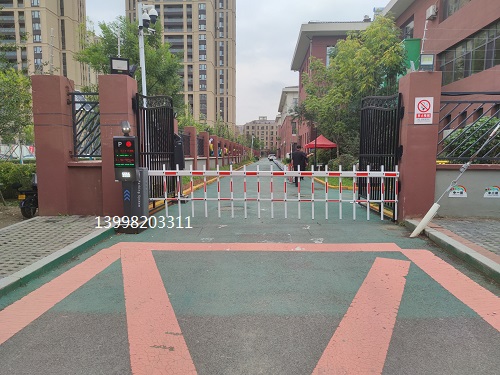 沈北朝陽(yáng)一校安裝道閘車(chē)牌識(shí)別系統(tǒng)13998203311